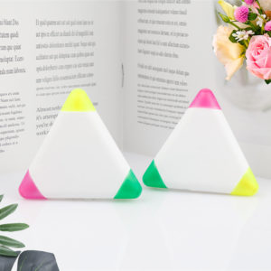 3-in-1 Translucent Triangle Highlighter with Colored Tips