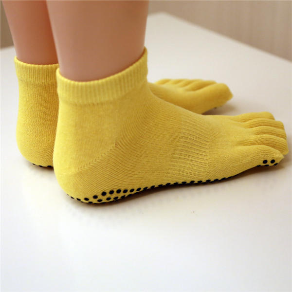 Non-slip Yoga Socks With Grips for Fitness Ballet Pilates
