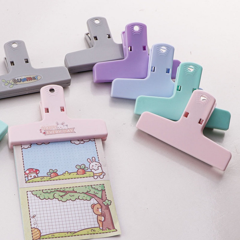Colorful Plastic Magnetic Clip