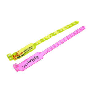 L-Shaped Vinyl PVC Wristbands Plastic Bracelet