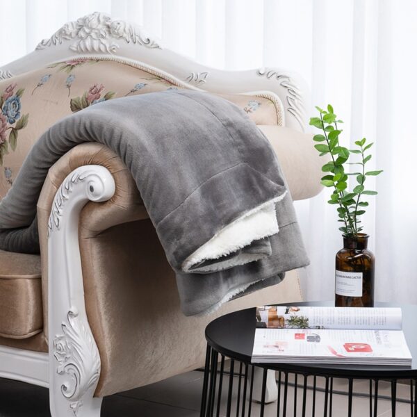 Lambswool Thickened Double Flannel Blanket - Image 4