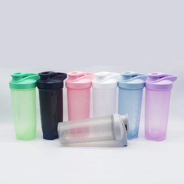 Plastic Large Capacity Shaking Cup 23oz Sports Water Bottle