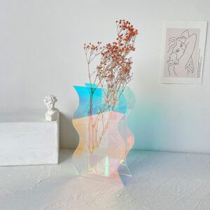Customized Dazzling Wavy Acrylic Vase